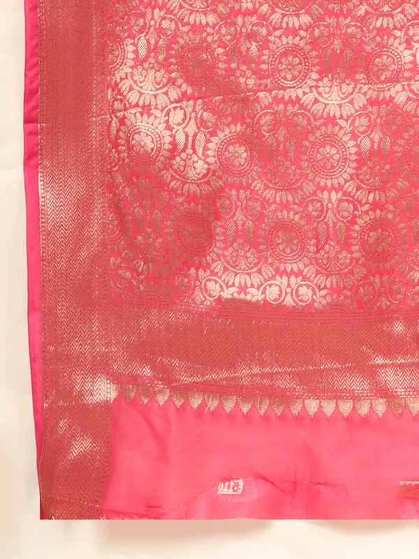 Pink_Organza_Silk_Fabric_With_Zari_Weaving_Rich_Pallu_And_Contrast_Meenakri_Weaving_Border_Saree