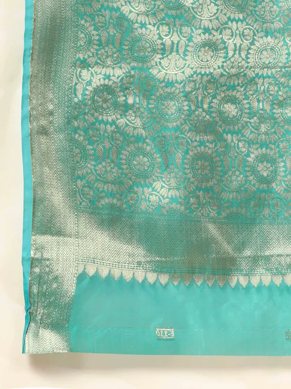 Rama_Organza_Silk_Fabric_With_Zari_Weaving_Rich_Pallu_And_Contrast_Meenakri_Weaving_Border_Saree