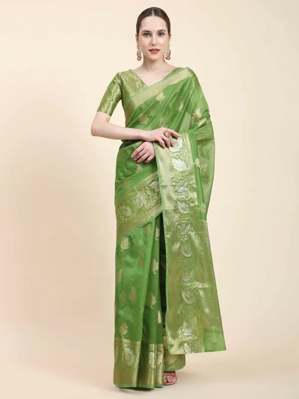 Dark_Green_Organza_Silk_Fabric_With_Zari_Weaving_Rich_Pallu_And_Contrast_Meenakri_Weaving_Border_Saree