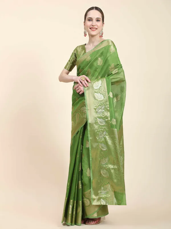 Dark_Green_Organza_Silk_Fabric_With_Zari_Weaving_Rich_Pallu_And_Contrast_Meenakri_Weaving_Border_Saree