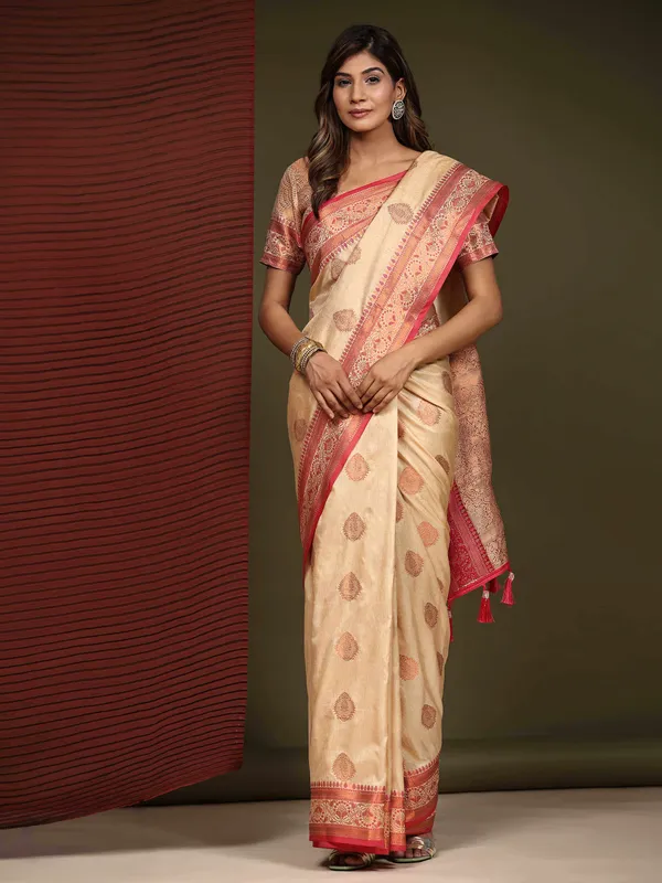 Cream_Katan_Silk_With_Zari_Weaving_Rich_Pallu_And_Contrast_Weaving_Small_Border_Saree