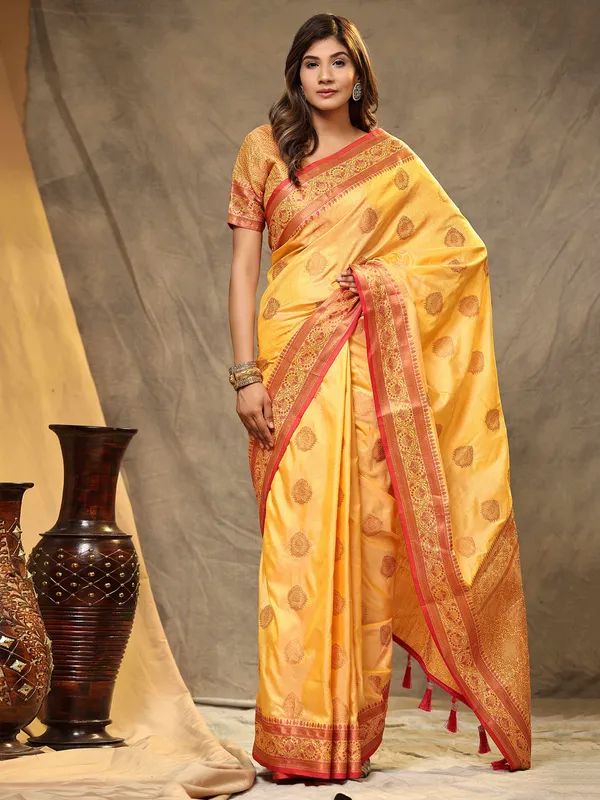 Yellow_Katan_Silk_With_Zari_Weaving_Rich_Pallu_And_Contrast_Weaving_Small_Border_Saree