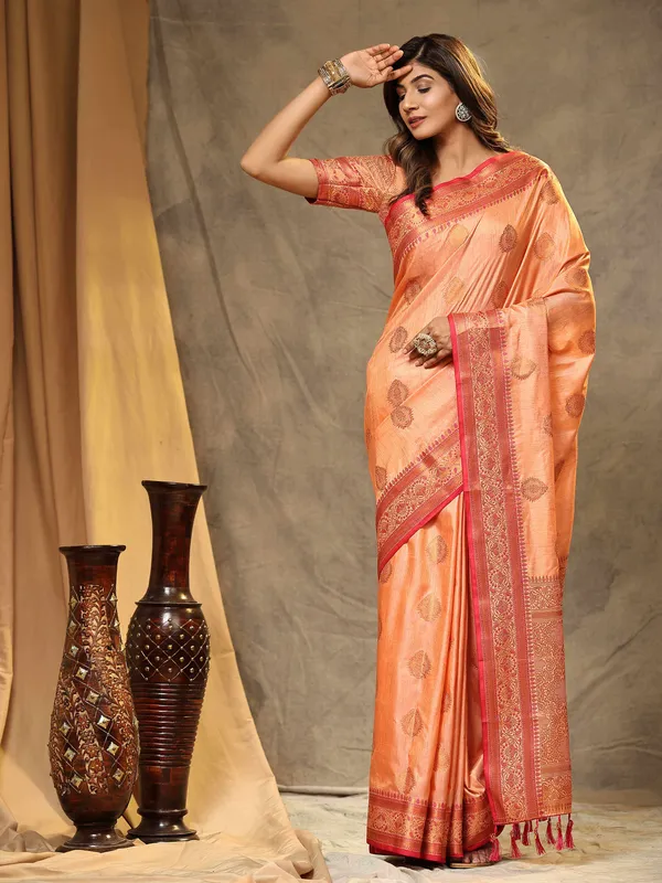 Peach_Katan_Silk_With_Zari_Weaving_Rich_Pallu_And_Contrast_Weaving_Small_Border_Saree