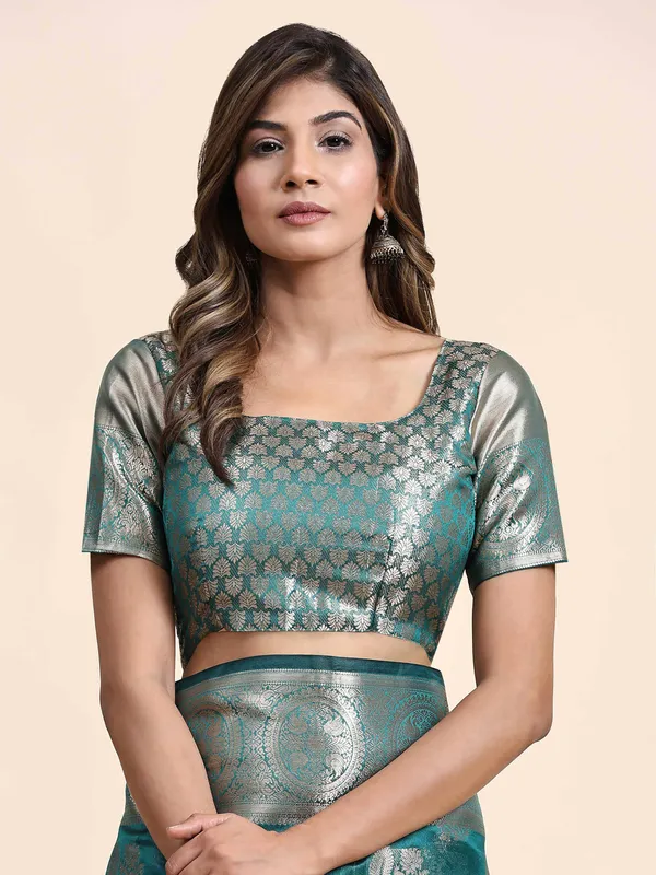 Sky_Blue_Organza_Silk_Fabric_With_Zari_Weaving_Rich_Pallu_And_Contrast_Meenakri_Weaving_Border_Saree
