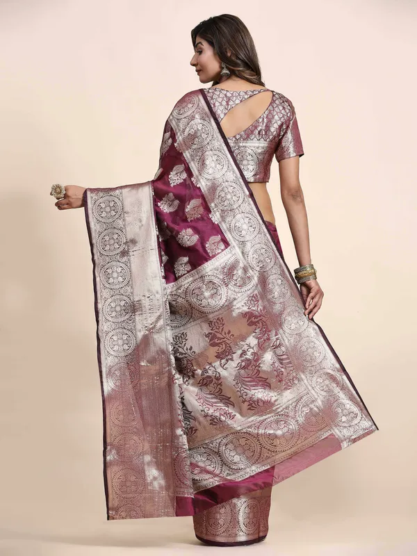 Maroon_Organza_Silk_Fabric_With_Zari_Weaving_Rich_Pallu_And_Contrast_Meenakri_Weaving_Border_Saree