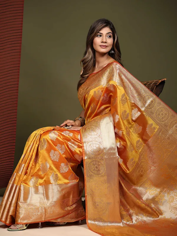 Yellow_Organza_Silk_Fabric_With_Zari_Weaving_Rich_Pallu_And_Contrast_Meenakri_Weaving_Border_Saree