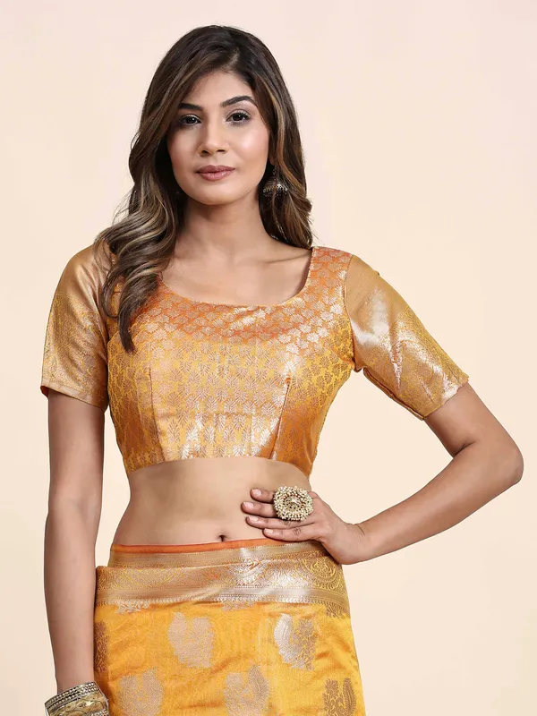Yellow_Organza_Silk_Fabric_With_Zari_Weaving_Rich_Pallu_And_Contrast_Meenakri_Weaving_Border_Saree