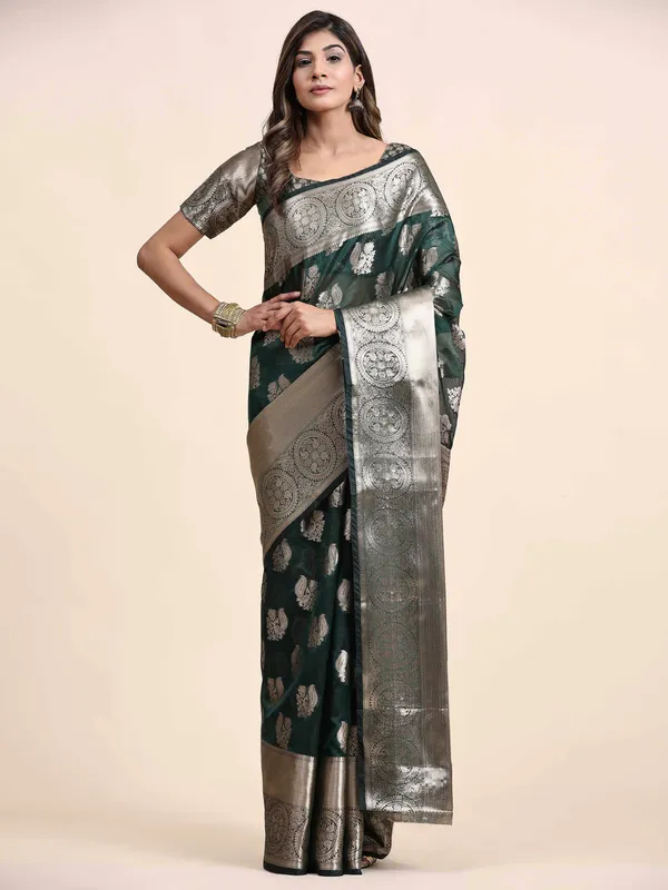 Black_Organza_Silk_Fabric_With_Zari_Weaving_Rich_Pallu_And_Contrast_Meenakri_Weaving_Border_Saree