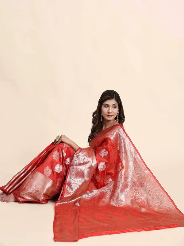 Red_Organza_Silk_Fabric_With_Zari_Weaving_Rich_Pallu_And_Contrast_Meenakri_Weaving_Border_Saree
