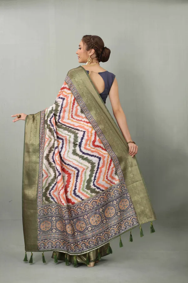 Green_Kanjeevaram_Silk_With_Rich_Golden_Zari_Wooven_Pallu_Saree