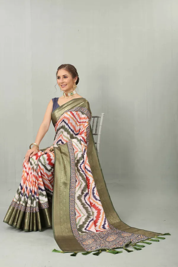 Green_Kanjeevaram_Silk_With_Rich_Golden_Zari_Wooven_Pallu_Saree