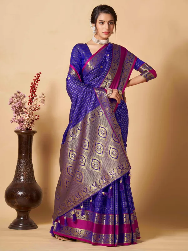 Royal_Blue_Kanjivaram_Silk_Fabric_With_Zari_Weaiwng_Rich_Pallu_And_Contrast_Zari_Weaiwng_Border_Saree