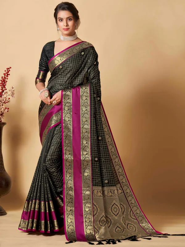Black_Kanjivaram_Silk_Fabric_With_Zari_Weaiwng_Rich_Pallu_And_Contrast_Zari_Weaiwng_Border_Saree