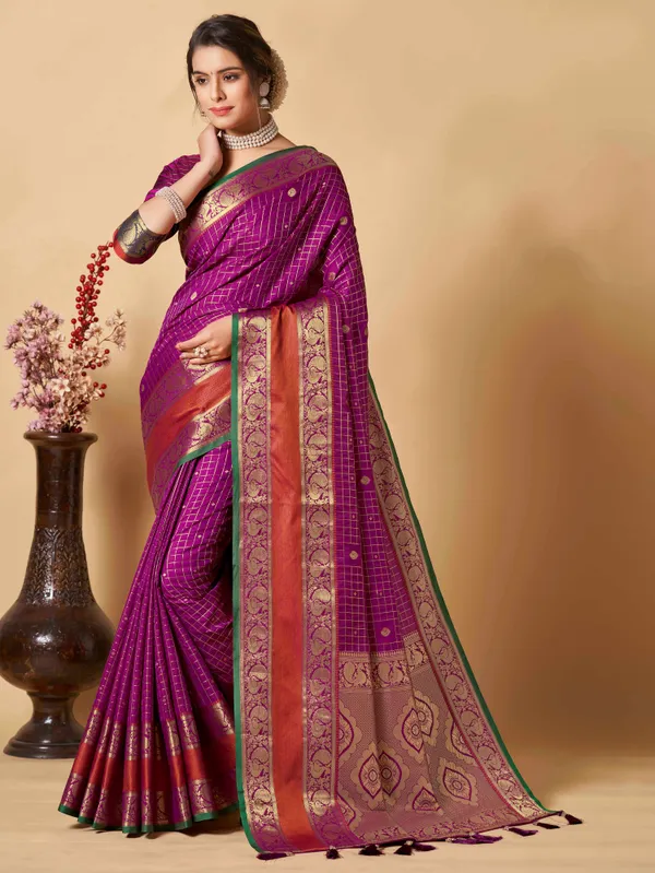 Purple_Kanjivaram_Silk_Fabric_With_Zari_Weaiwng_Rich_Pallu_And_Contrast_Zari_Weaiwng_Border_Saree