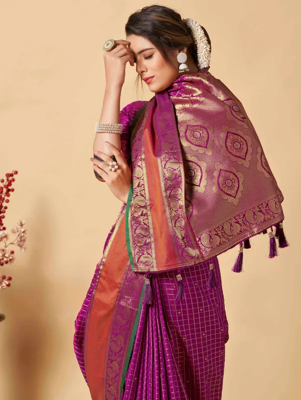 Purple_Kanjivaram_Silk_Fabric_With_Zari_Weaiwng_Rich_Pallu_And_Contrast_Zari_Weaiwng_Border_Saree
