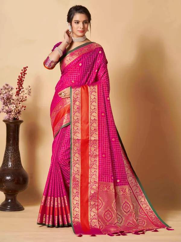 Pink_Kanjivaram_Silk_Fabric_With_Zari_Weaiwng_Rich_Pallu_And_Contrast_Zari_Weaiwng_Border_Saree