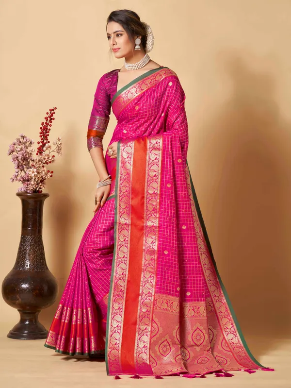 Pink_Kanjivaram_Silk_Fabric_With_Zari_Weaiwng_Rich_Pallu_And_Contrast_Zari_Weaiwng_Border_Saree