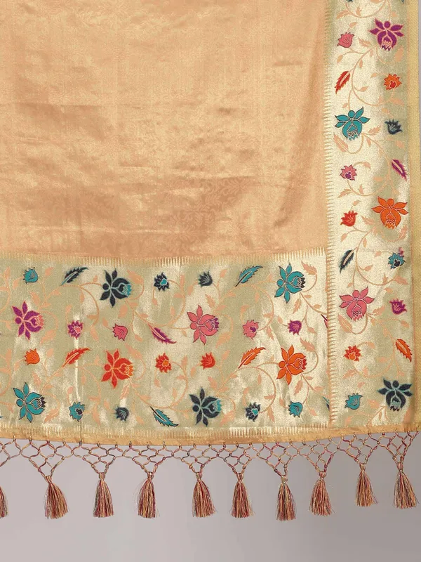 Paithani_Pallu_With_Beautiful_Self_Weaving_Body_Saree