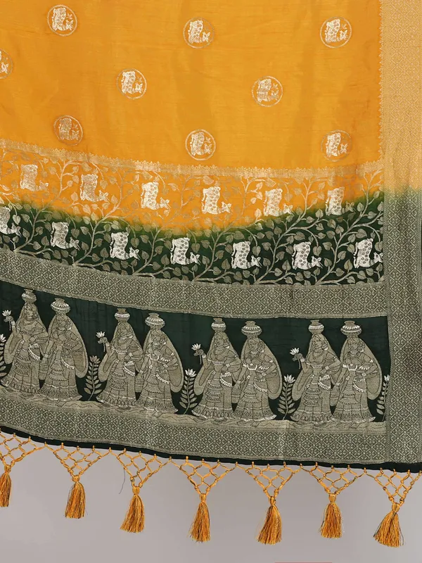 Multicolor_Viscose_Silk_Panihari_Pallu_&_Beautiful_Zari_Weaving_Border_Saree