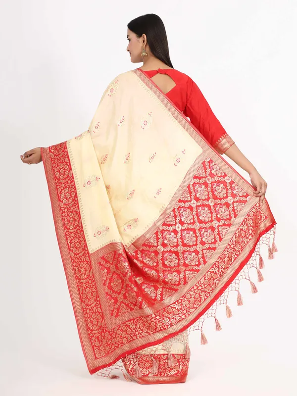 Multicolor_Beautiful_Geometric_Pallu_Gotta_Patti_Weaving_Border_Saree