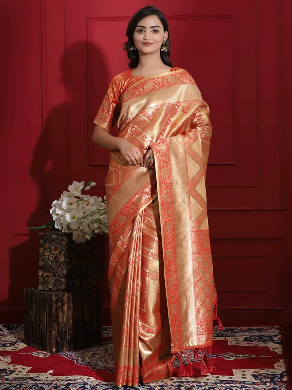 Red_Kanjeevarm_Silk_With_Geometric_Pallu_And_Lehriya_Weaving_Body_Saree