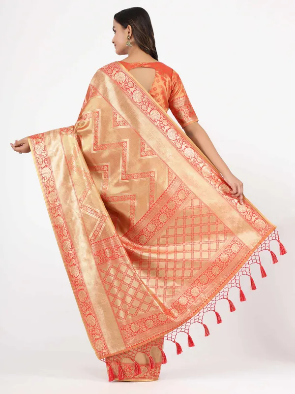 Red_Kanjeevarm_Silk_With_Geometric_Pallu_And_Lehriya_Weaving_Body_Saree