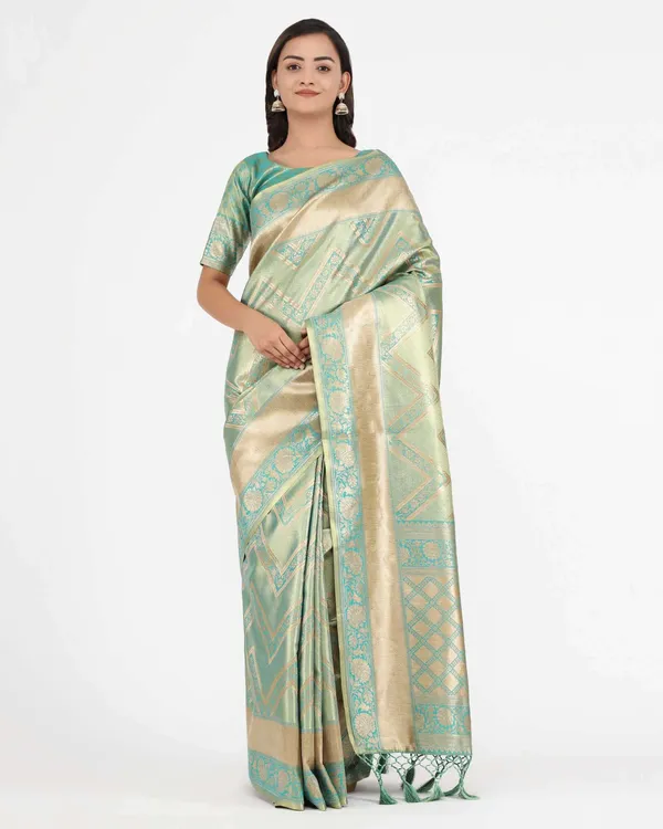C-Green_Kanjeevarm_Silk_With_Geometric_Pallu_And_Lehriya_Weaving_Body_Saree
