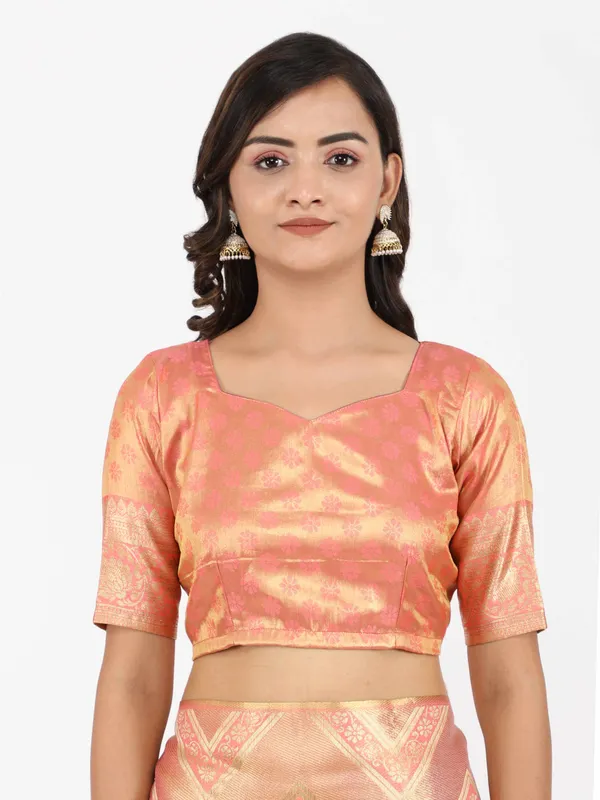 Peach_Kanjeevarm_Silk_With_Geometric_Pallu_And_Lehriya_Weaving_Body_Saree