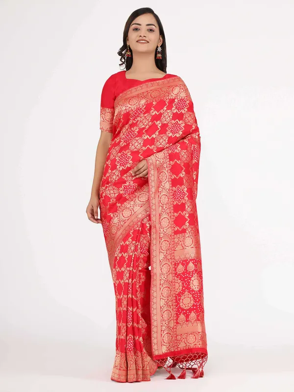 Red_Beautiful_Bandhani_Weaving_Pallu_Designer_Saree