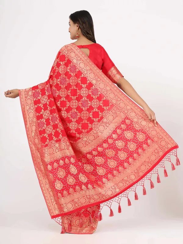 Red_Beautiful_Bandhani_Weaving_Pallu_Designer_Saree