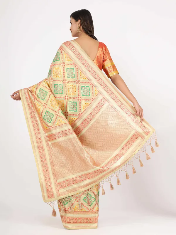 Cream_By_Red_Patola_Weaving_In_Kanjeevaram_Silk_With_Beautiful_Patola_And_Geomeric_Pallu_Saree