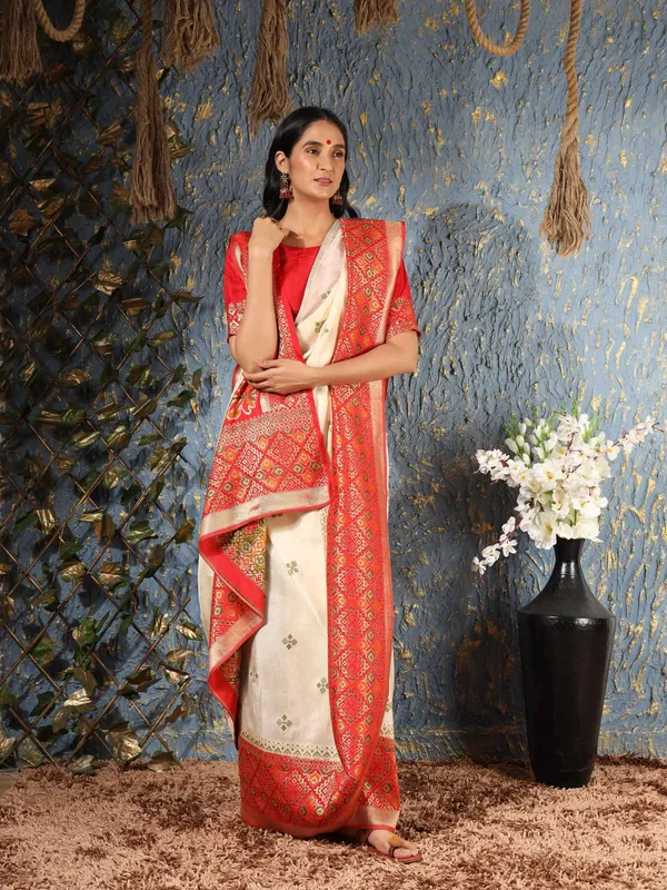 Cream_By_Red_Viscose_Silk_Weaving_Patola_Style_Beautiful_Designer_Saree