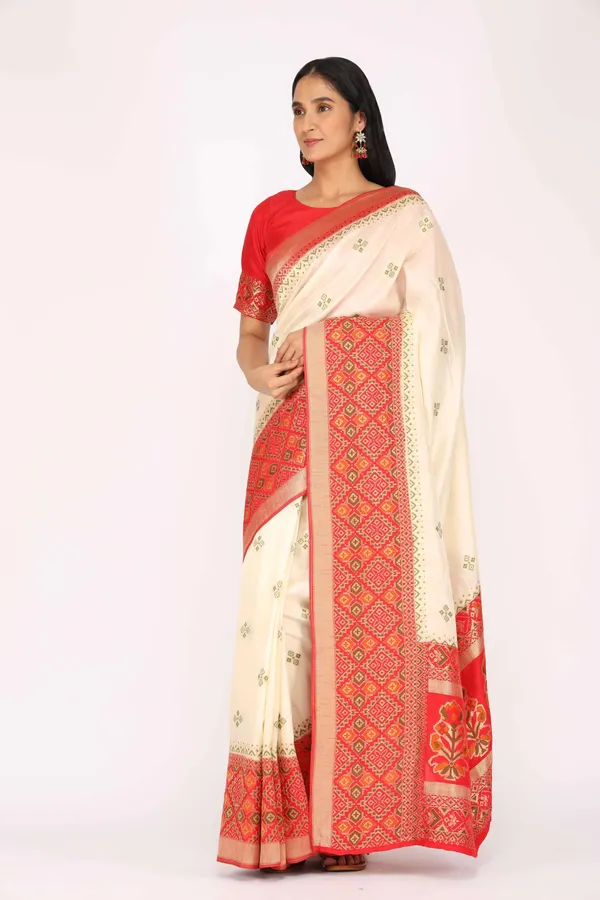 Cream_By_Red_Viscose_Silk_Weaving_Patola_Style_Beautiful_Designer_Saree