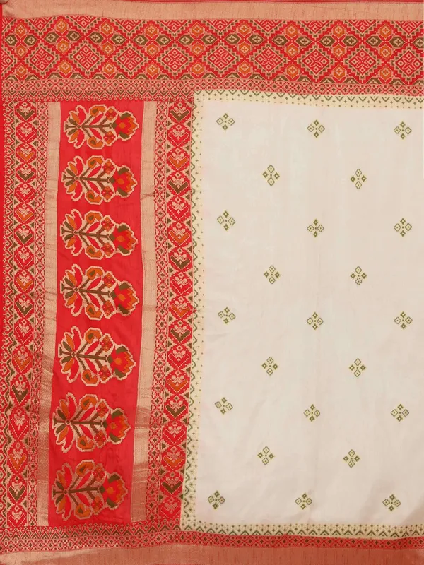 Cream_By_Red_Viscose_Silk_Weaving_Patola_Style_Beautiful_Designer_Saree