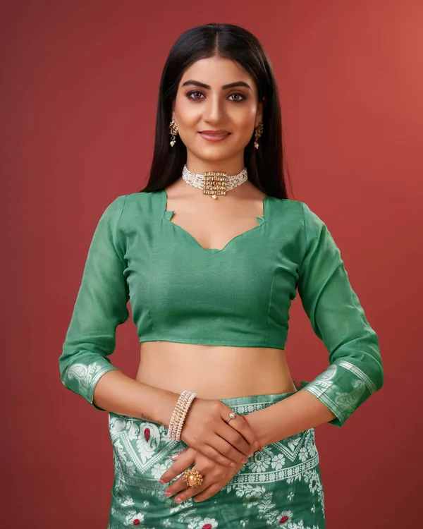 Green_Beautiful_Heavy_Jacquard_Work_Rich_Pallu_Saree