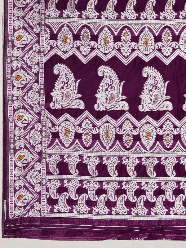Wine_Beautiful_Heavy_Jacquard_Work_Rich_Pallu_Saree