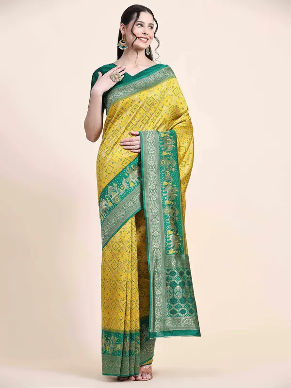 Yellow_Green_Beautiful_Patola_Design_Jacquard_Work_Rich_Pallu_Saree