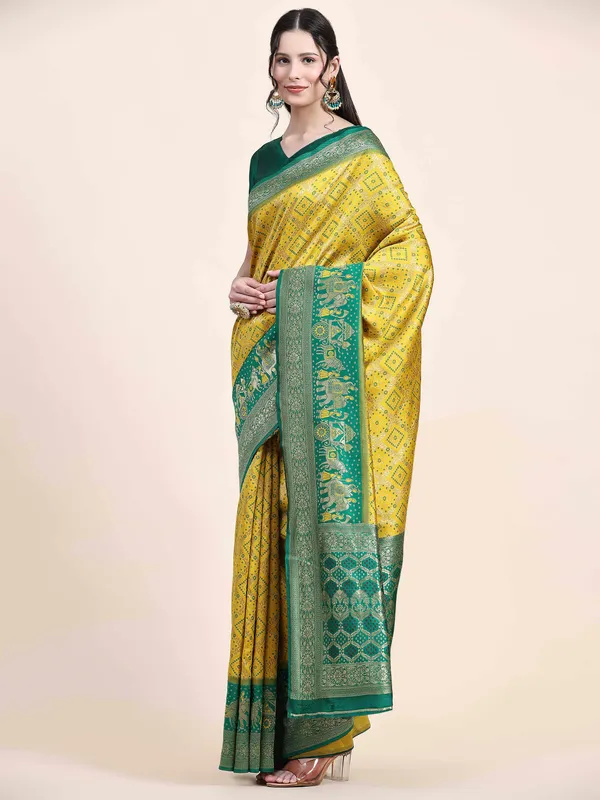 Yellow_Green_Beautiful_Patola_Design_Jacquard_Work_Rich_Pallu_Saree