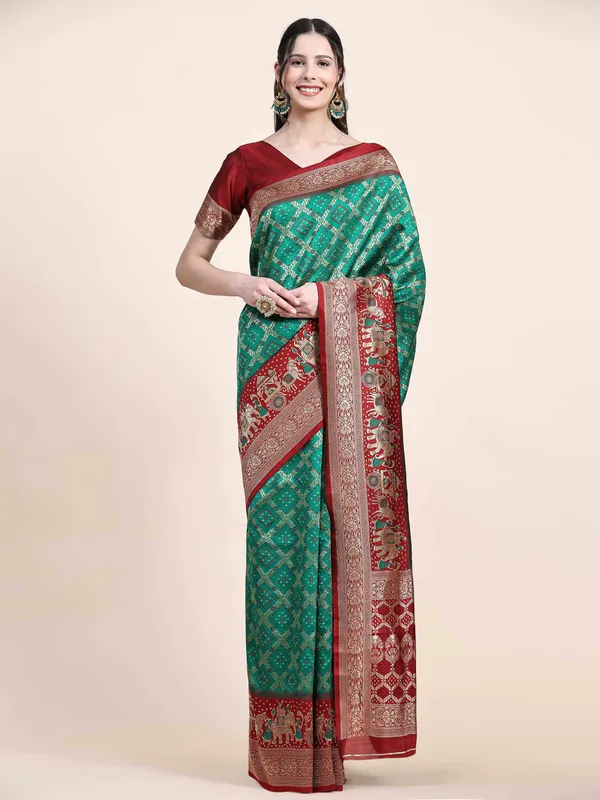Dark_Green_Red_Beautiful_Patola_Design_Jacquard_Work_Rich_Pallu_Saree