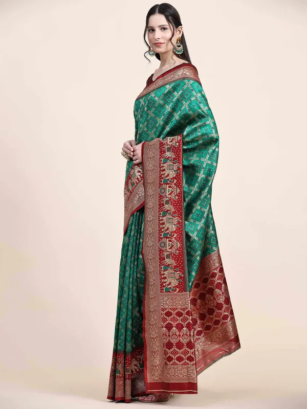 Dark_Green_Red_Beautiful_Patola_Design_Jacquard_Work_Rich_Pallu_Saree