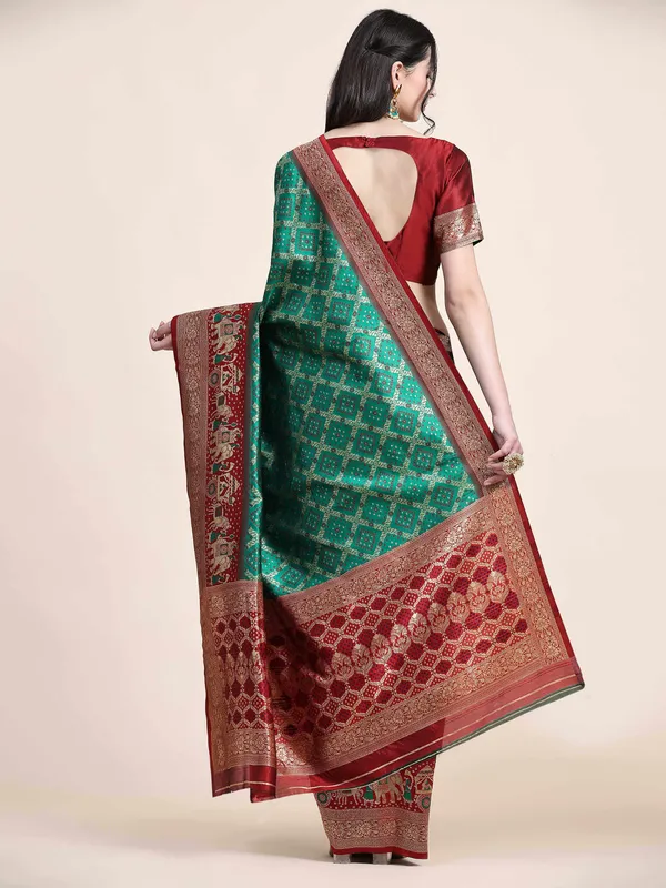 Dark_Green_Red_Beautiful_Patola_Design_Jacquard_Work_Rich_Pallu_Saree