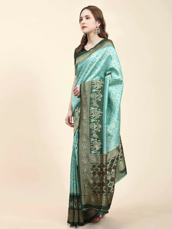 Rama_Green_Beautiful_Patola_Design_Jacquard_Work_Rich_Pallu_Saree