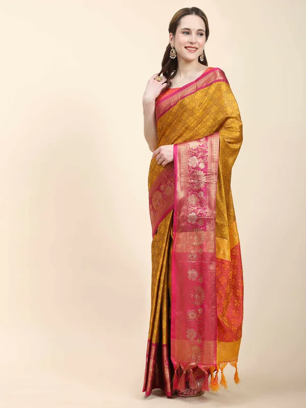 Mustard_Pink_Soft_Silk_With_Attractive_Contrast_Dual_Tone_Jari_Border_Saree