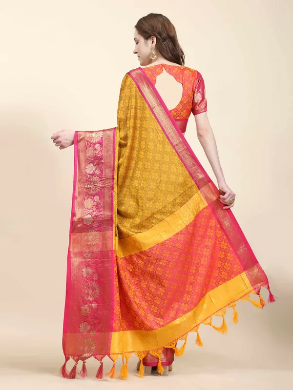 Mustard_Pink_Soft_Silk_With_Attractive_Contrast_Dual_Tone_Jari_Border_Saree