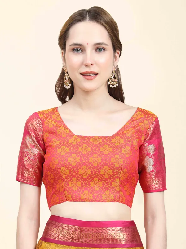 Mustard_Pink_Soft_Silk_With_Attractive_Contrast_Dual_Tone_Jari_Border_Saree