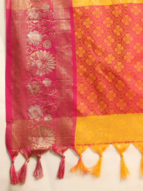 Mustard_Pink_Soft_Silk_With_Attractive_Contrast_Dual_Tone_Jari_Border_Saree