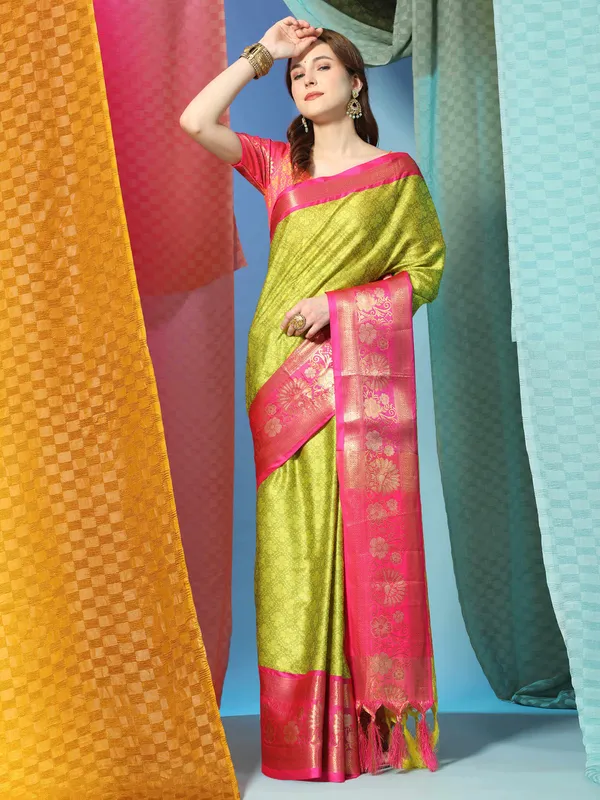 Lemon_Green_Pink_Soft_Silk_With_Attractive_Contrast_Dual_Tone_Jari_Border_Saree