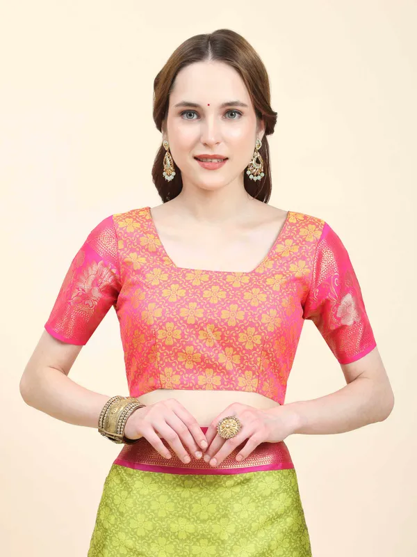 Lemon_Green_Pink_Soft_Silk_With_Attractive_Contrast_Dual_Tone_Jari_Border_Saree