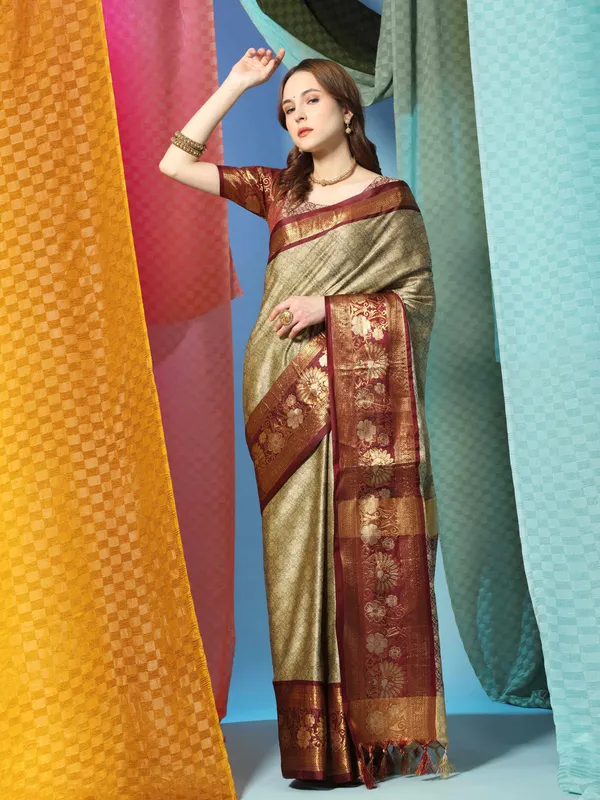 Beige_Maroon_Soft_Silk_With_Attractive_Contrast_Dual_Tone_Jari_Border_Saree