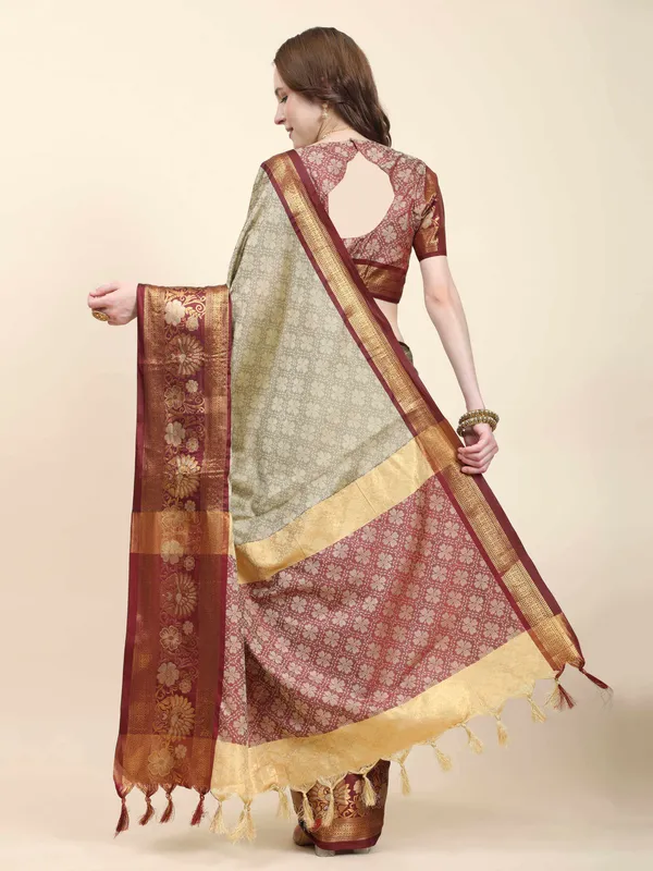 Beige_Maroon_Soft_Silk_With_Attractive_Contrast_Dual_Tone_Jari_Border_Saree